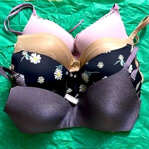 Victoria’s Secret Wireless Bra Bundle